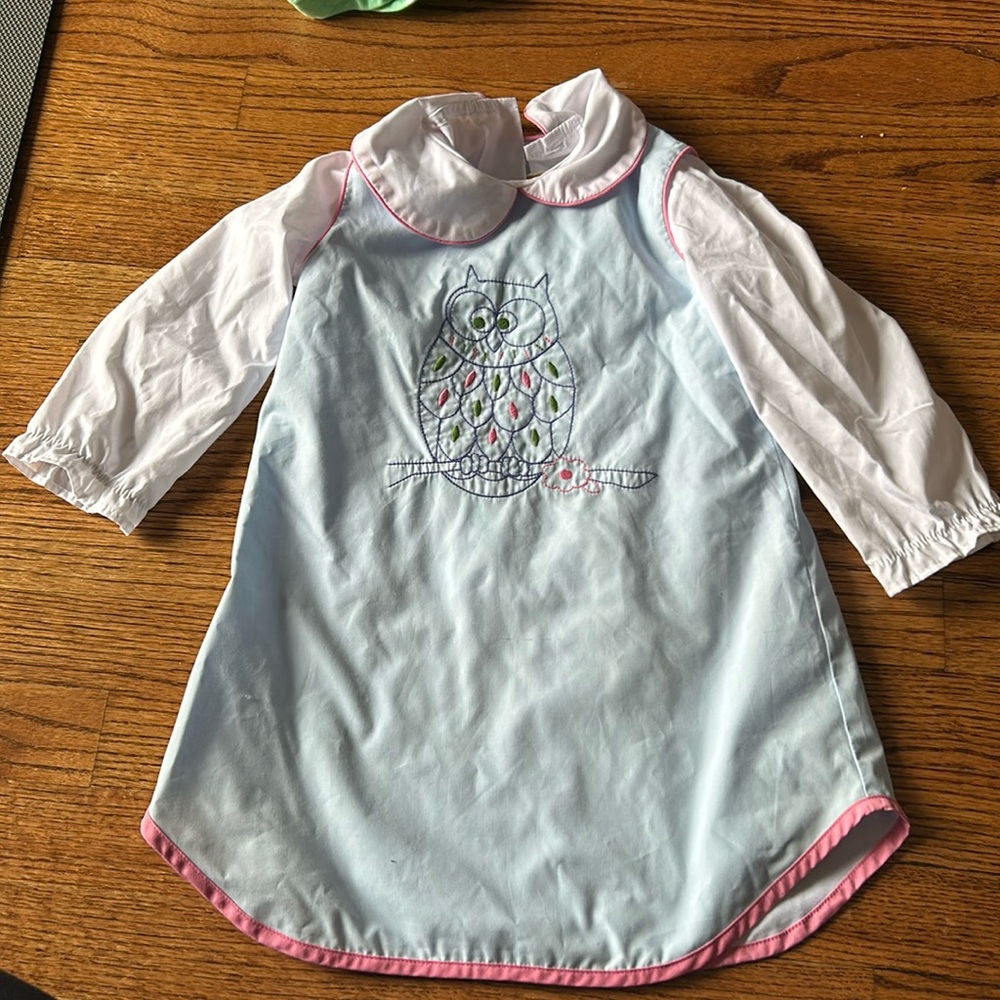 TBBC Annie’s apron and Peter Pan collared shirt. EUC size 4t